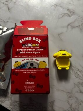 Sanrio - Pompompurin Charm Peeker